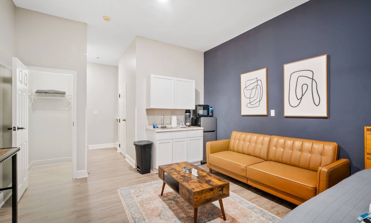 Union Church Apartment | 1 Bedroom Apartment at Oak + Fountain - #4