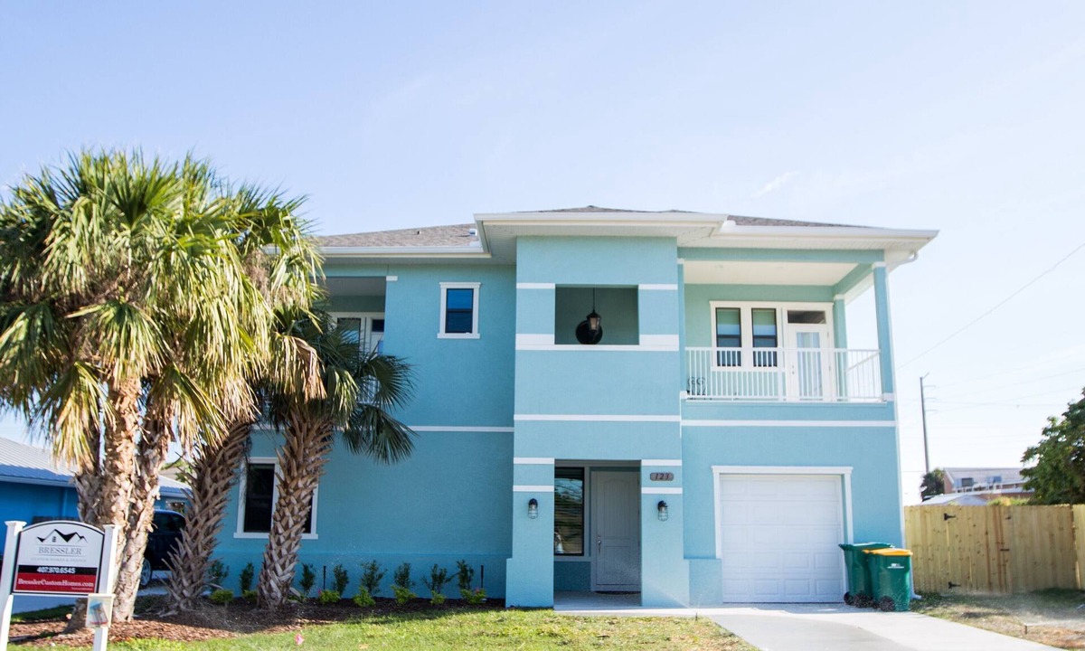 Port Canaveral House | 1 blk to the beach. 3 bdrm/3.5 bath, beach items, longboard, pickleball closeby