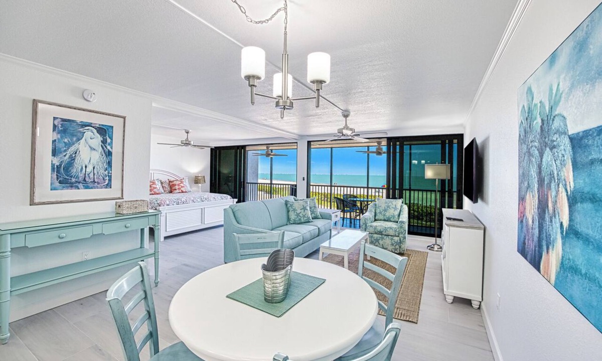 Sanibel Condo | 1 BR Gulf Front Sanibel Condo - 25 Steps to the the Beach