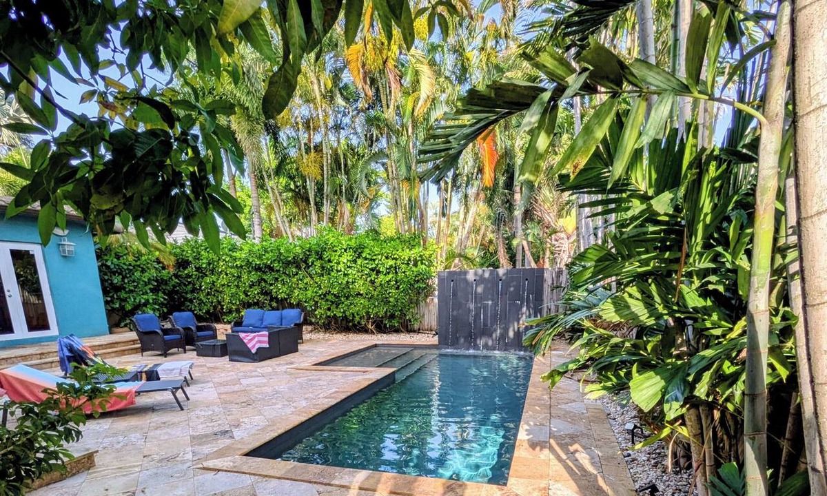 Poinsettia Heights House | #1 Family Oasis/Htd SW Pool/3BR/10mins to all/No Car Rqd/New Pics/All Updated