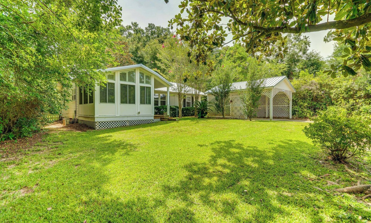 Fairhope House | 1 Mi to Beaches: Fairhope Home w/Yard!