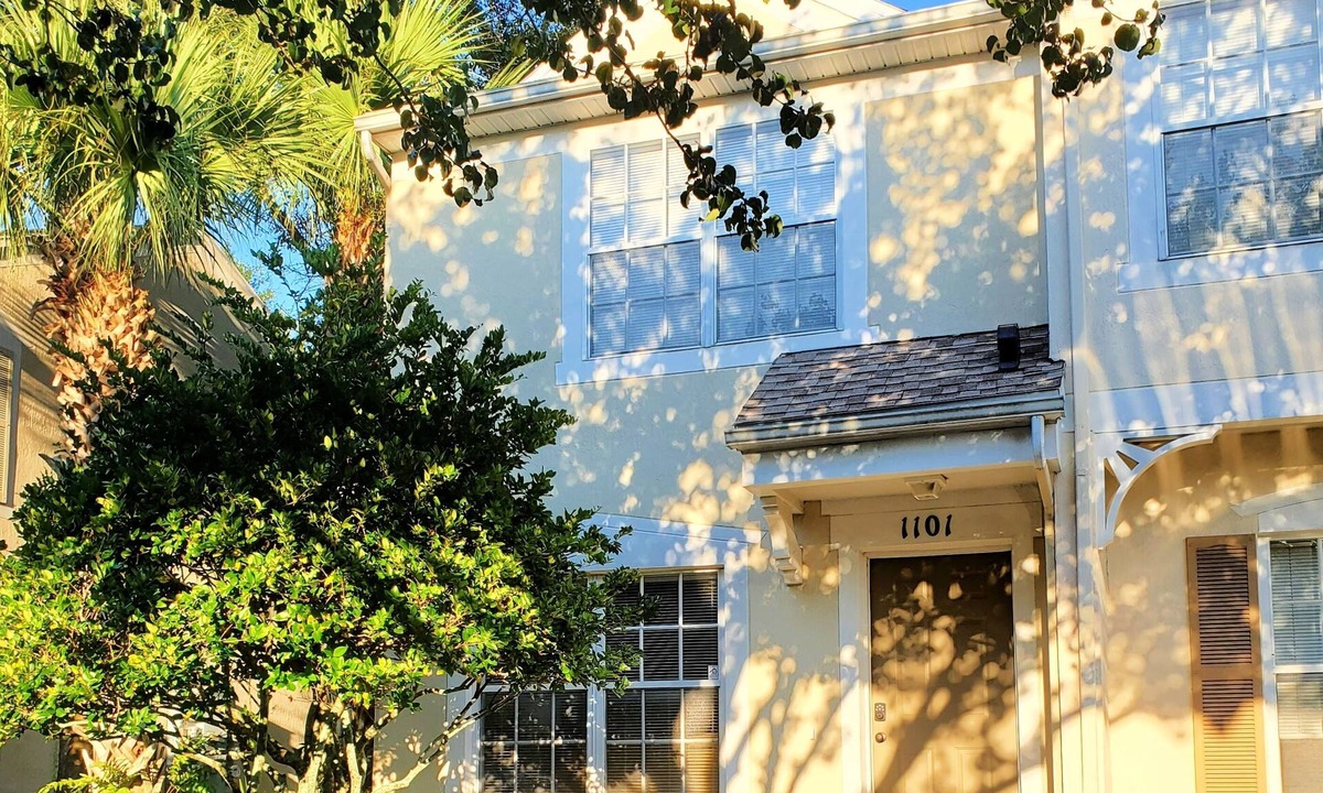 Arlington House | 10 Min. to Everbank Field, Downtown, 15 Min. to Mayport and Jax Beaches