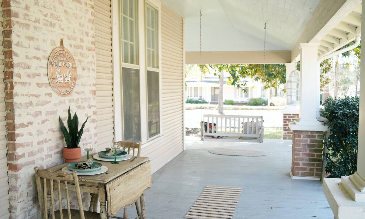 Mount Olive House | 125 year old historic Craftsman home on a peaceful Main Street boulevard