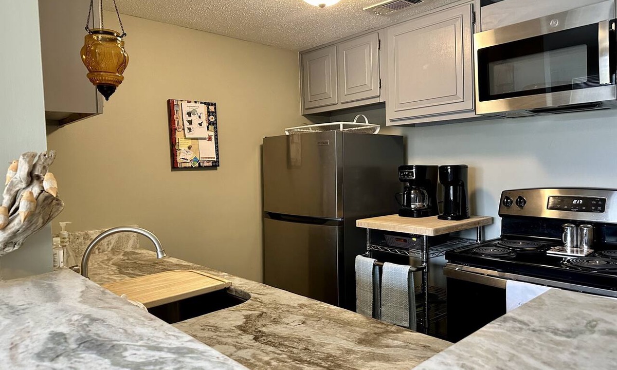 Diamondhead Condo | 1st Floor 1BR/1BA Condo w/Pool: Golf, Swim & Casino nearby! Sunshine Oaks