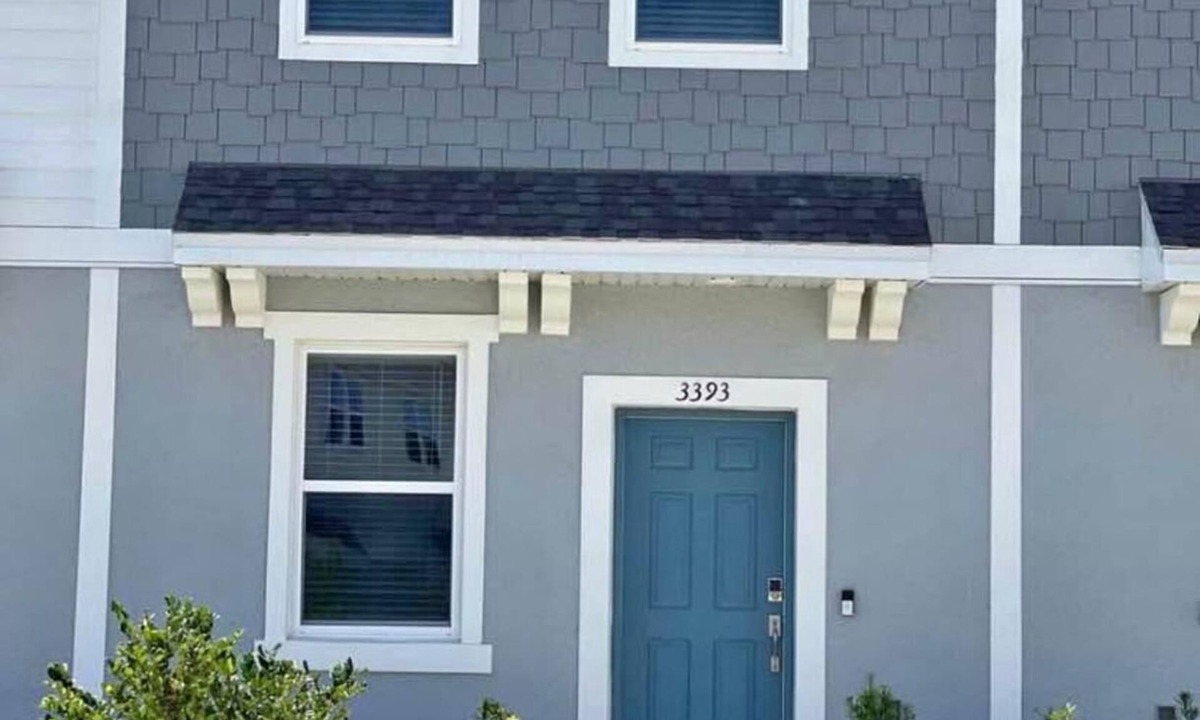Poinciana House | 2-bedroom, 2/5 bath townhome in westview Kissimmee with cool AC,