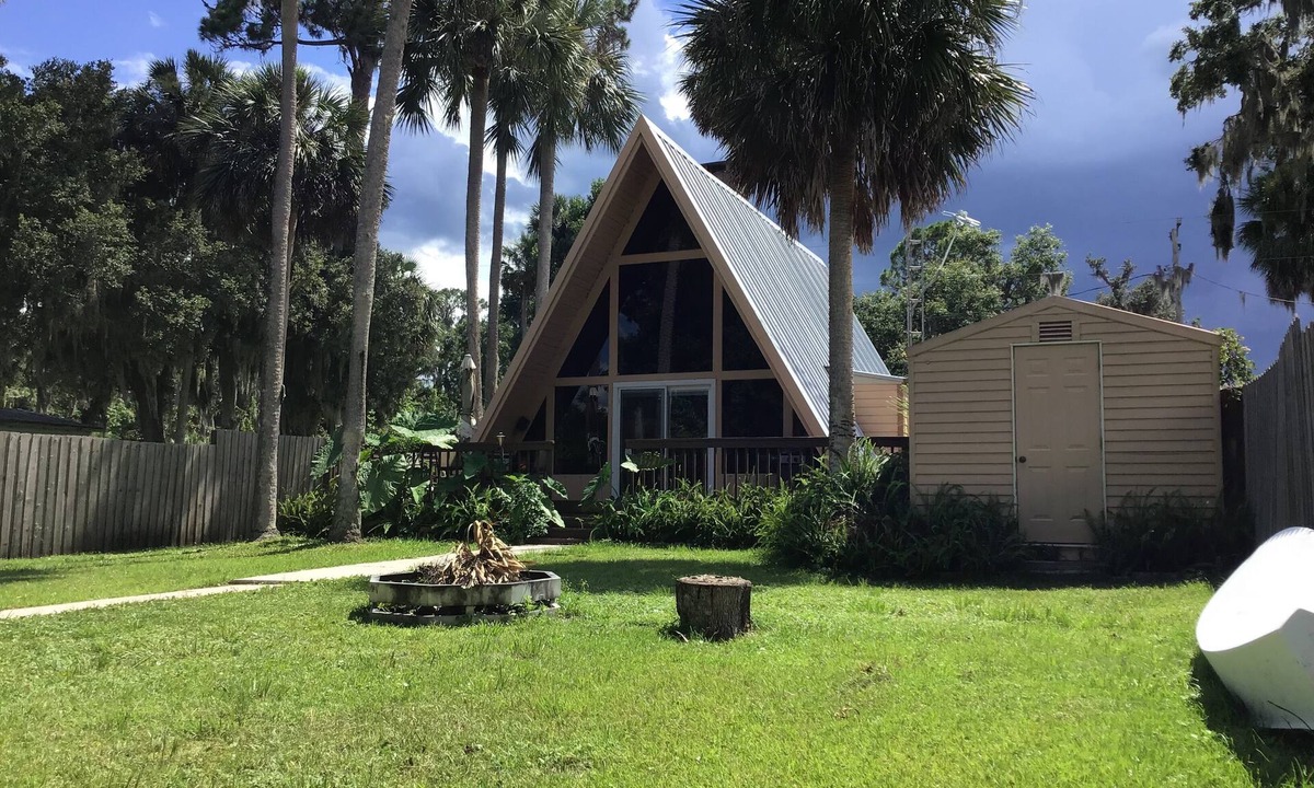 Fort McCoy House | 2-bedroom A-frame house in beautiful oasis, Fort McCoy.