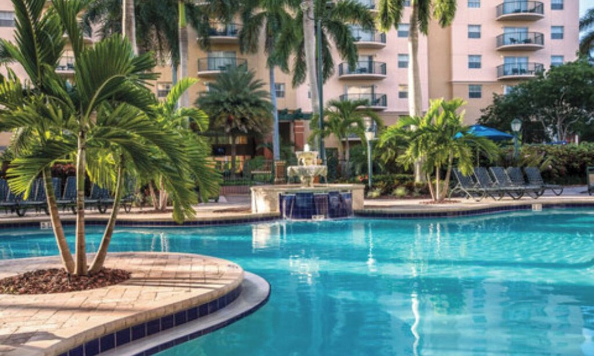 Survey Creek Condo | 2 Bedroom Condo, Kitchen, Sleeps 8, Pompano Beach, Wyndham Palm-Aire Resort!