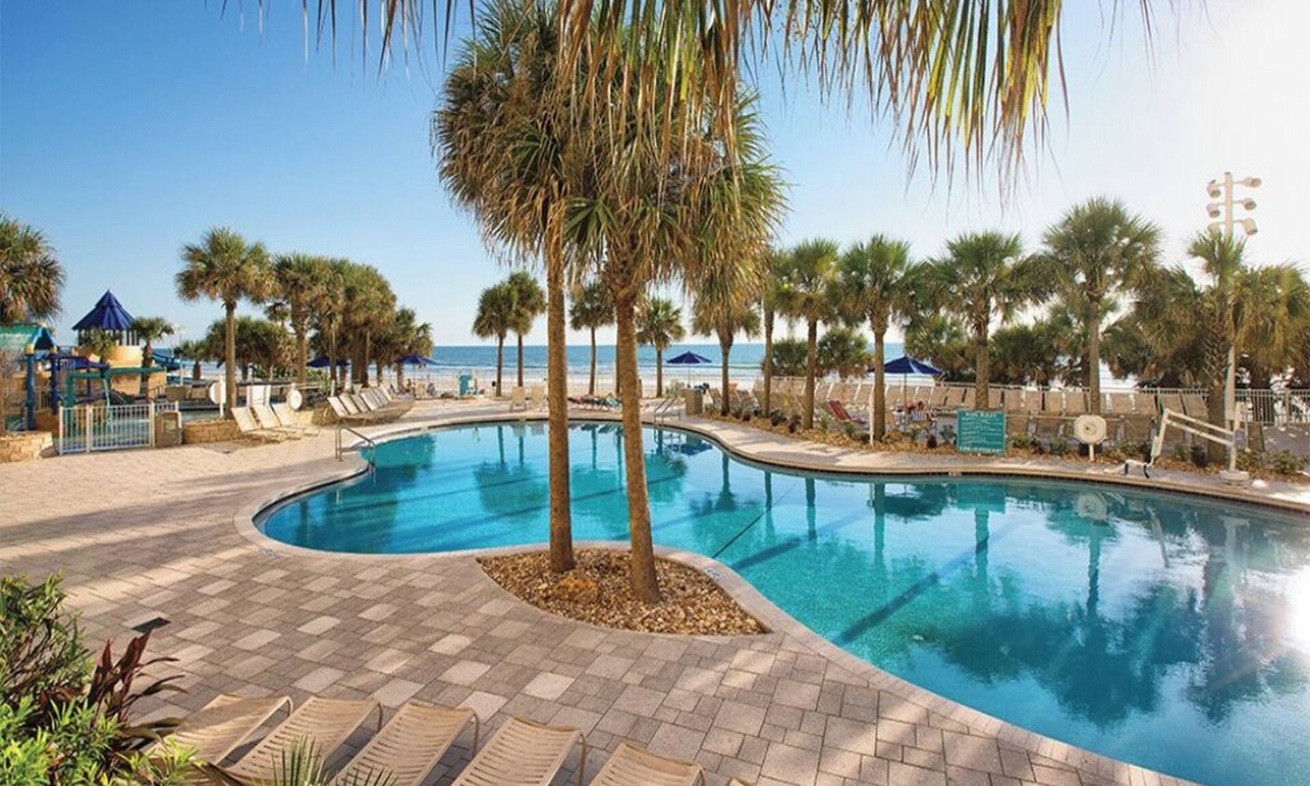 Brush - Stewarts Condo | 2 Bedroom Deluxe Condo w/Kitchen, Sleeps 8, on Daytona Beach, Ocean Walk Resort