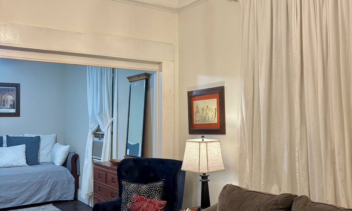 Mid-City House | 2-bedroom shotgun house in lovely New Orleans with historic charm