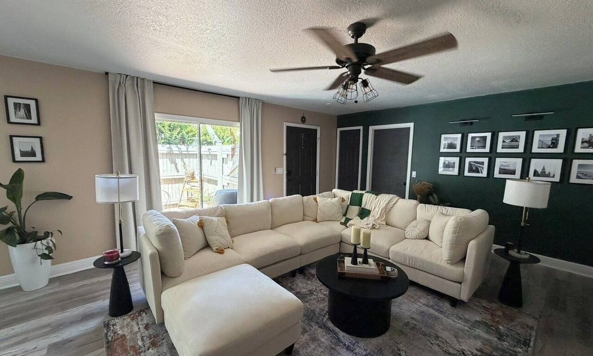 Greater Northdale House | 2-bedroom townhome in fantastic Carrollwood Tampa with 2.5 bathrooms and office.