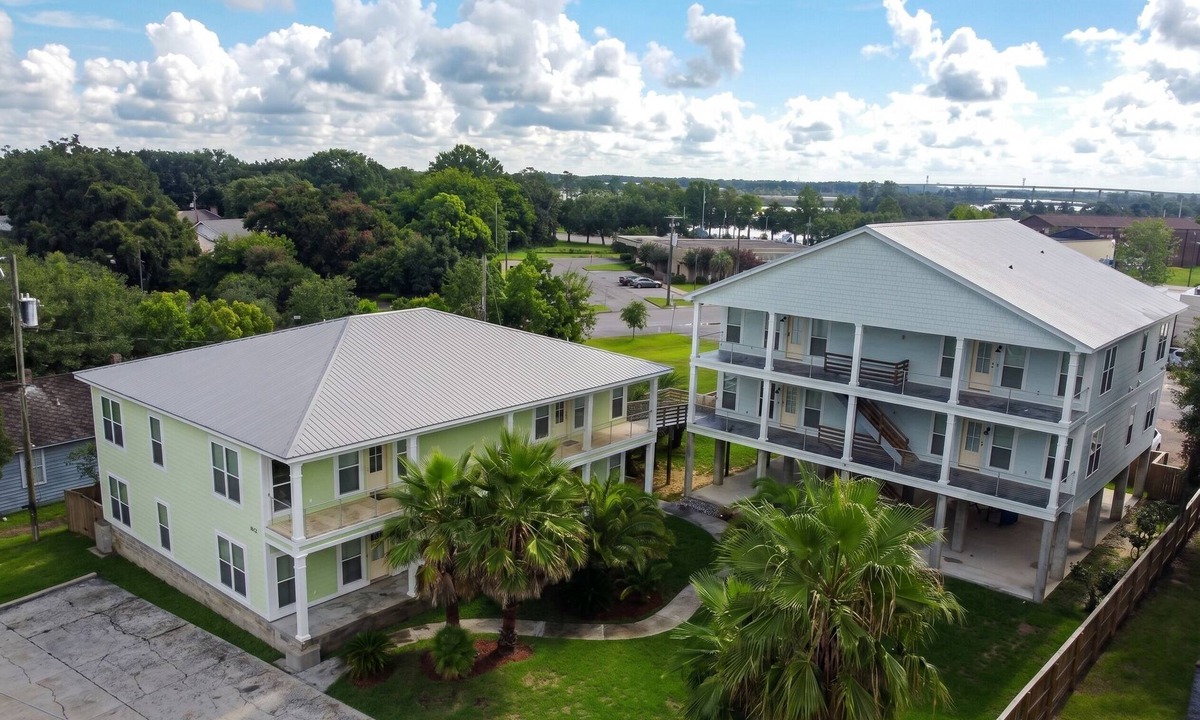 Kreole Apartment | 2 Connected Apartments · 6BR 4BA · Sleeps 12 · W/D