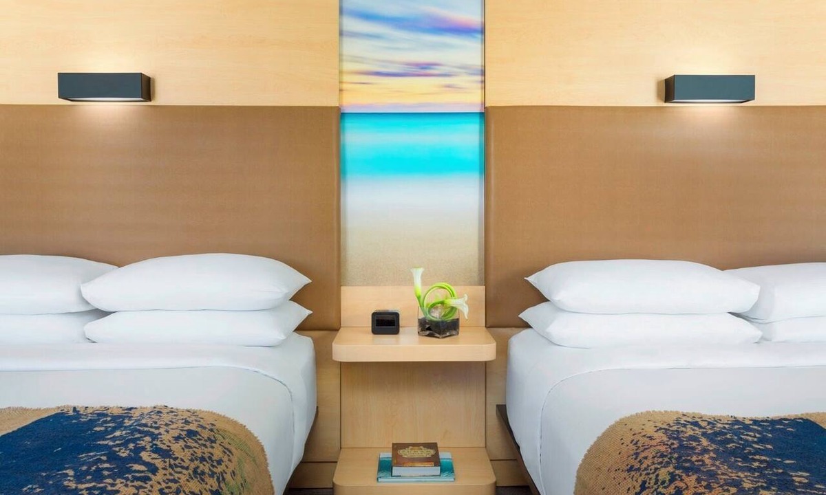 South Beach Hotel | 2 Modern Units in South Beach – Pet-Friendly, & Close to Dining and Shopping