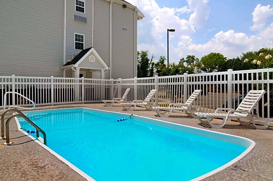 Normal Hotel | 2-Star Hotel ∙ Microtel Inn & Suites Huntsville