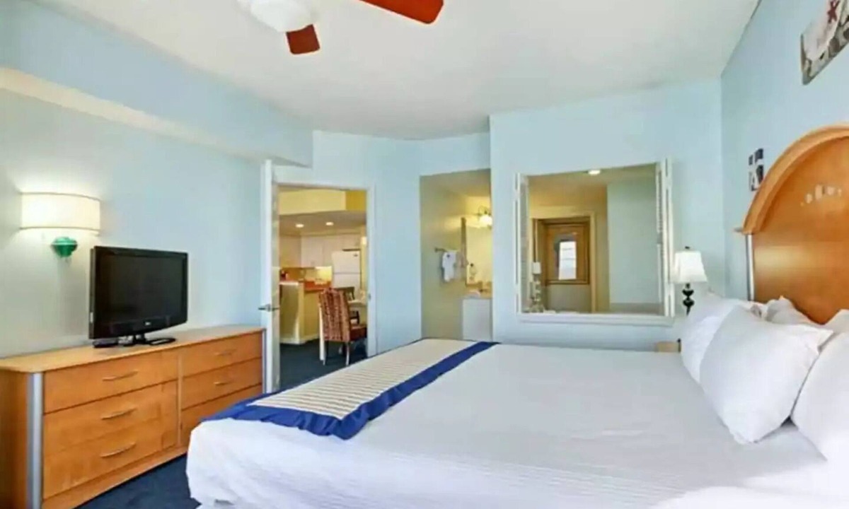 Seabreeze Historic District Resort | 2Bed 2Bath Sleeps 8 Wyndham Ocean Walk Full Kitchen Balcony Oceanfront View