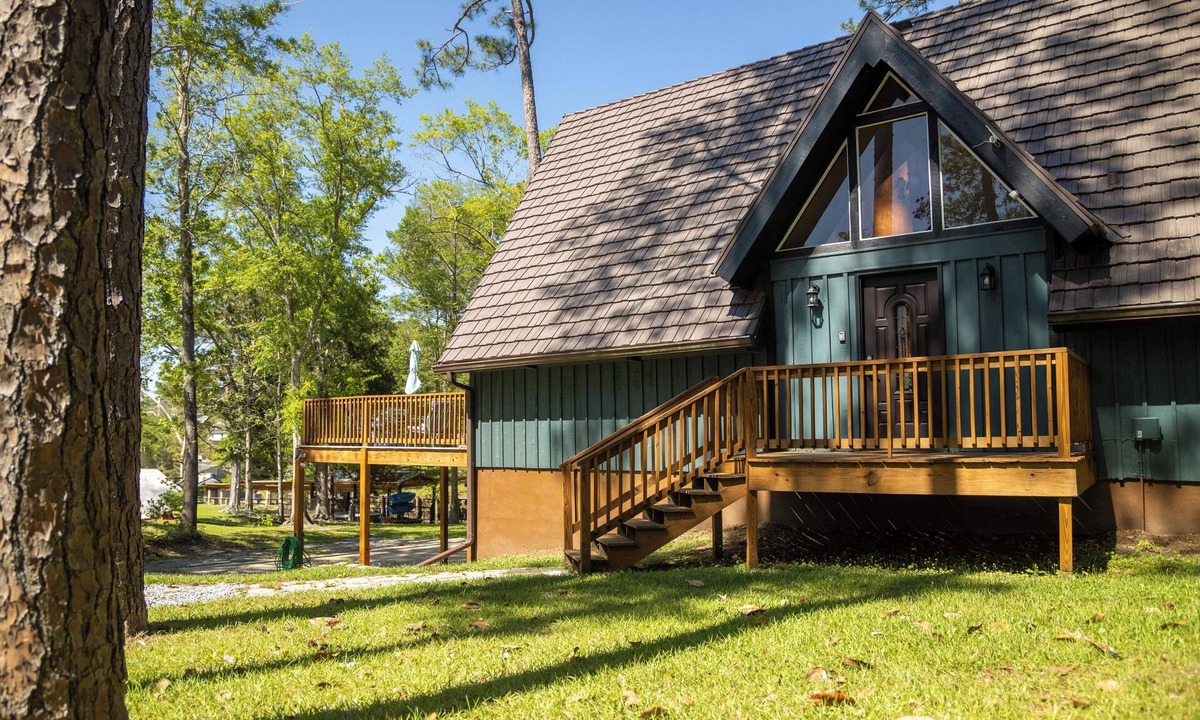 Gulf Hills House | 2BR/2BA on the Bayou close to Beach & Downtown Ocean Springs! Puerto Chalet
