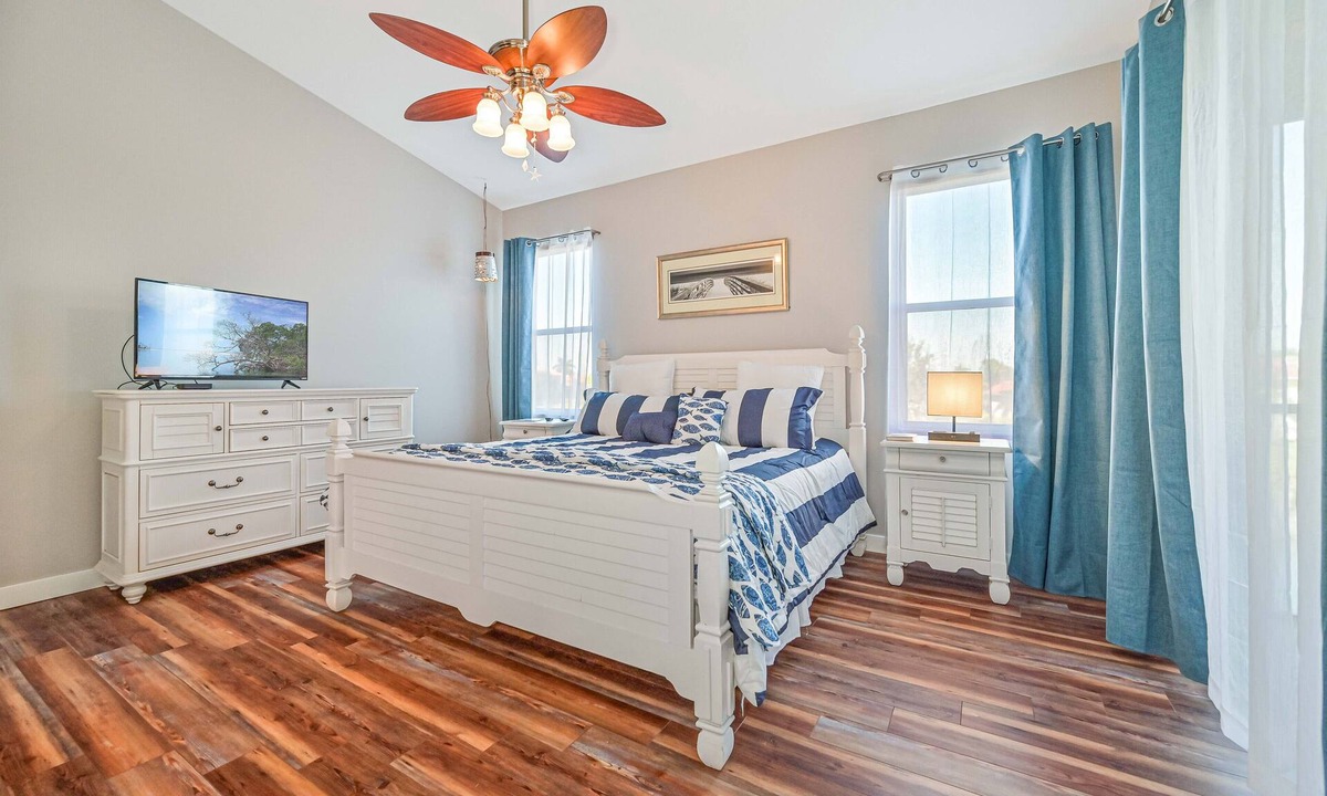 Biggar Condo | 3/2.5 lakefront condo with 2-car garage in gated community, close to beaches