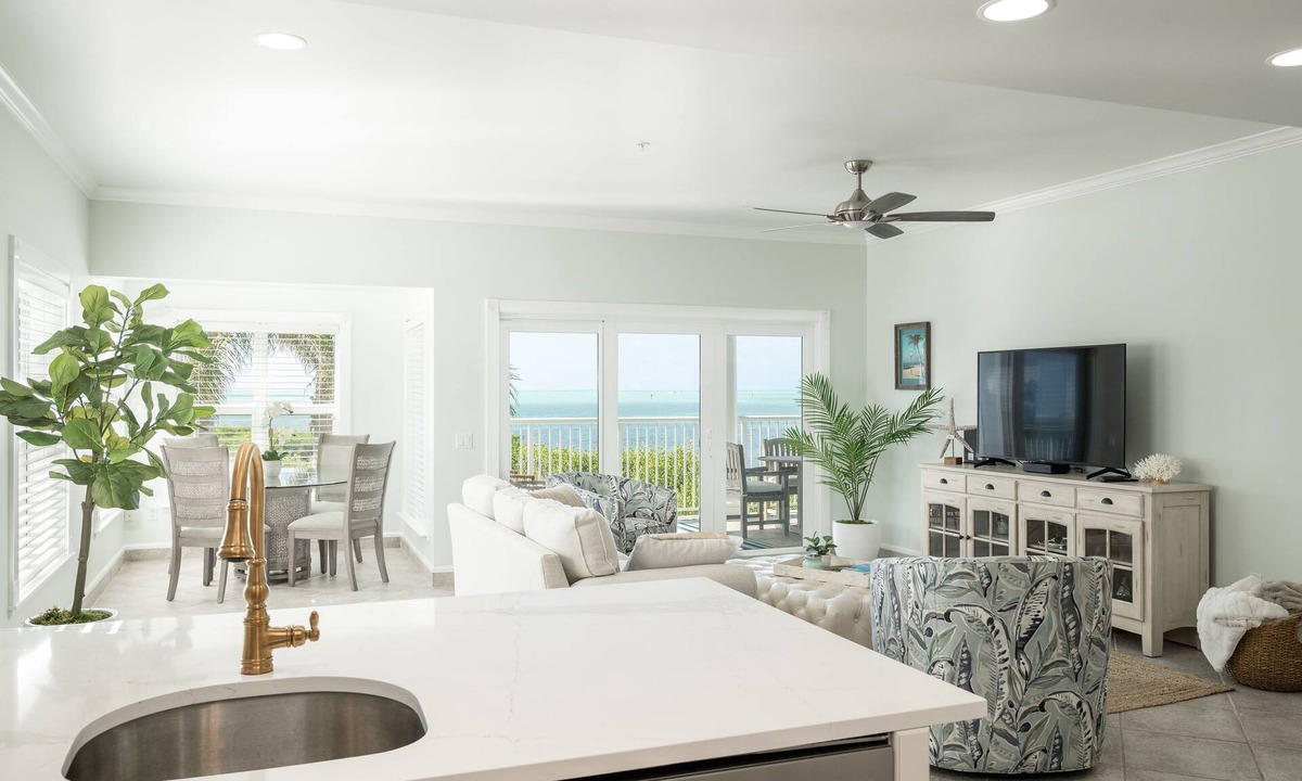 Key West Condo | 3 Bedroom 2 Bath Oceanfront Condo quiet and secluded adjacent to Hotel/Marina