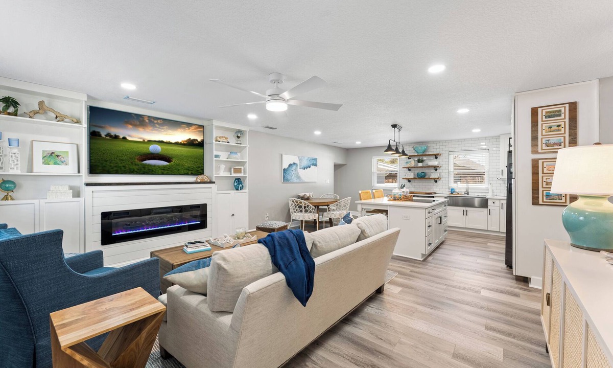 Palm Valley House | 3-bedroom beach house minutes away from ocean, Intercoastal, Sawgrass village!