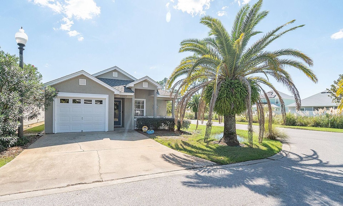 Panama City Beach House | 3 Bedroom Dog Pet Friendly Panama City Beach House Pool 3 KING beds Sleeps 9!