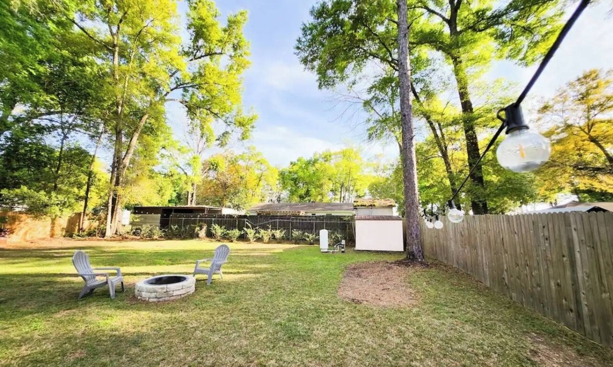 Fellowship House | 3-bedroom house in charming Ocala with AC, WiFi. Located in the heart of Ocala