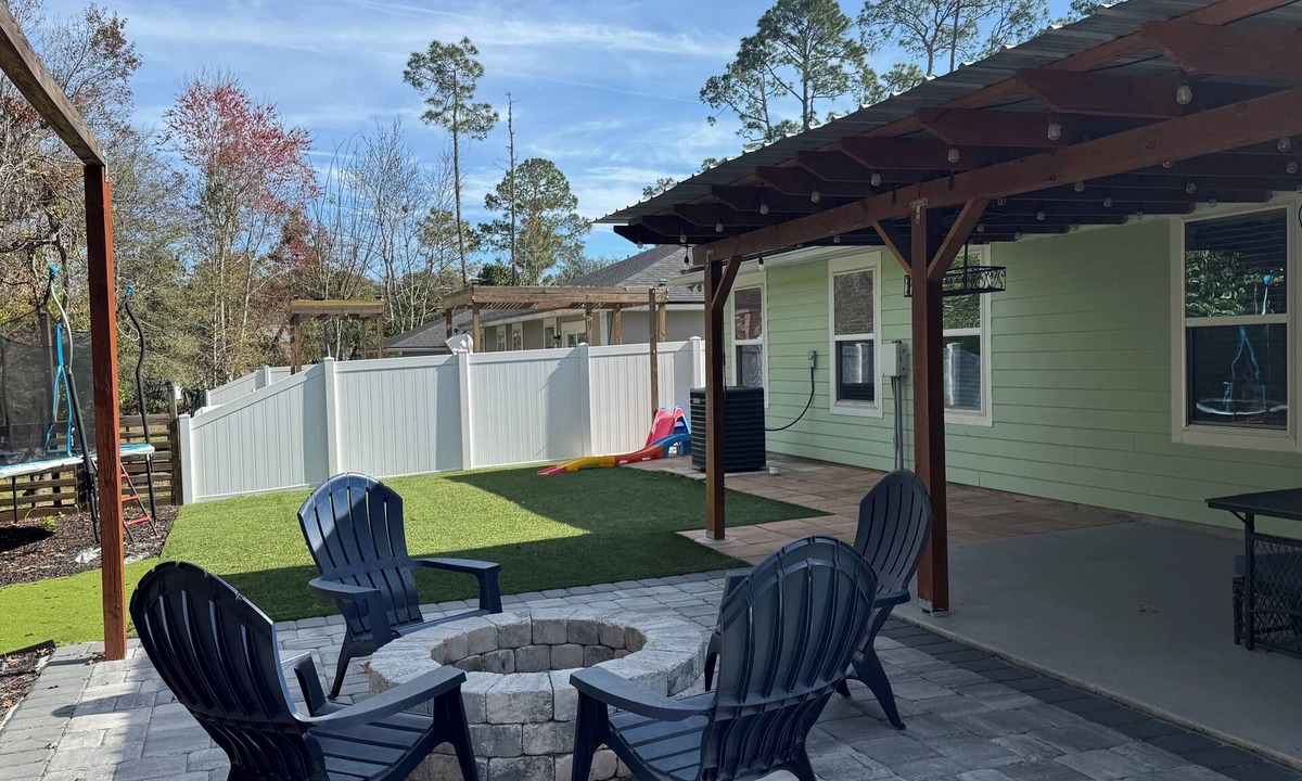 Sandalwood House | 3-bedroom house in Jacksonville near everything with great privacy.