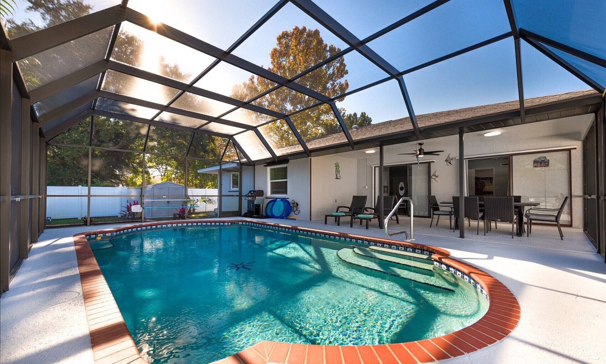 South Venice House | 3 Palms Inn- 2/3 bedroom heated pool house!