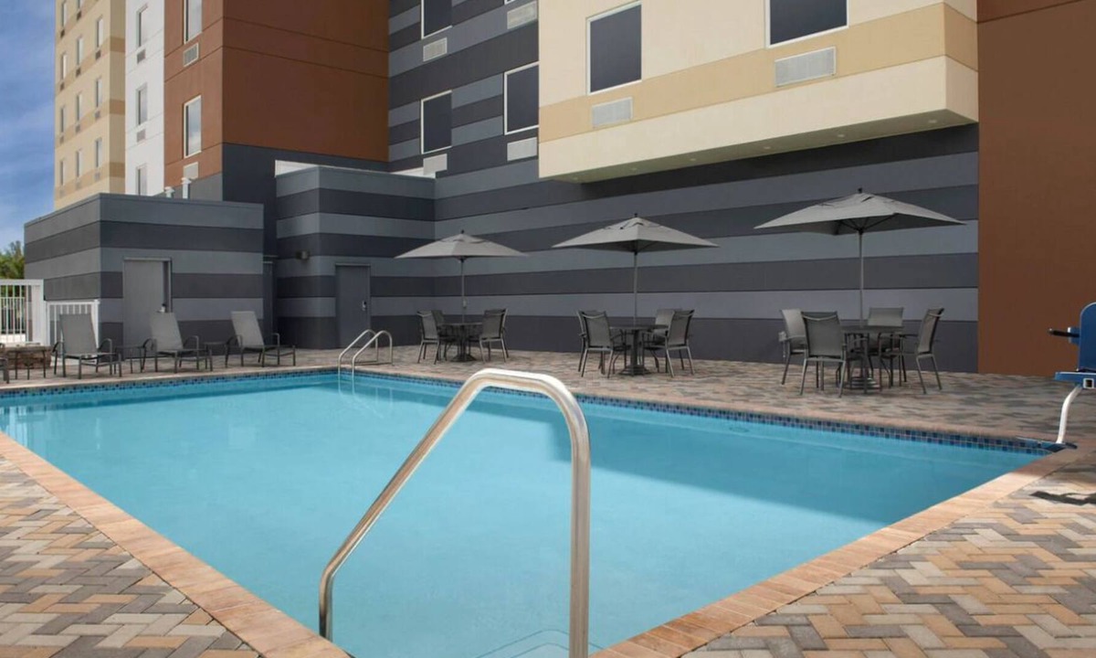 Florida City House | 3 Pet-friendly Units with Complimentary Breakfast! Near Coral Castle Museum!
