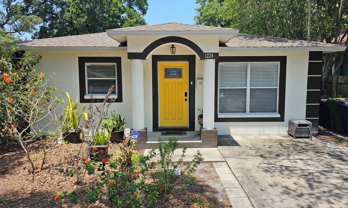 Old Seminole Heights House | 3B/2BA, 12min to Airport&Downtown, Private Parking
