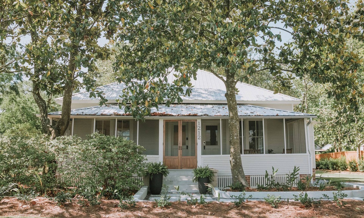 Biloxi House | 3be/2b in the PERFECT location. One block to Downtown OS! The Bradford House