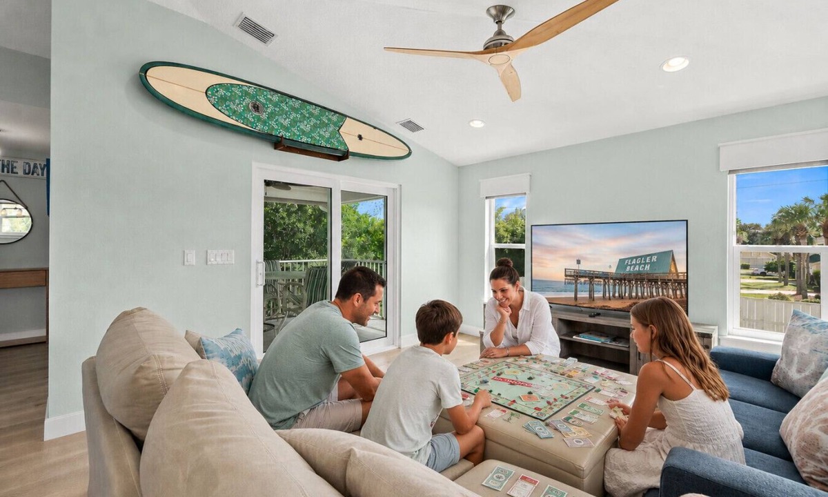Marineland Acres House | 3BR Beach Walk Home with 2 Private Suites in Quiet Setting