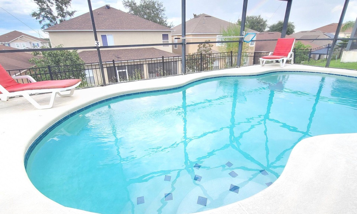 Bella Toscana House | 4 Bed home with private pool, close to Disney, free Wi-Fi newly renovated