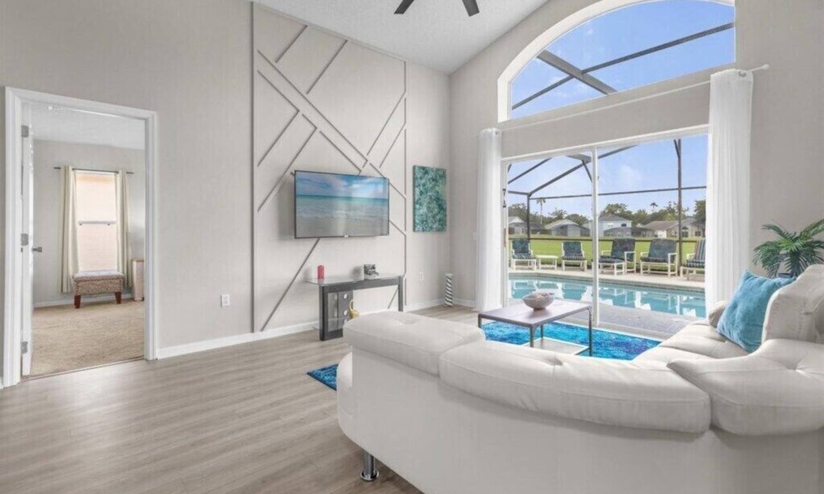 Westridge House | 4 Bedroom/2 Bathroom Manors Westridge (411 LD)
