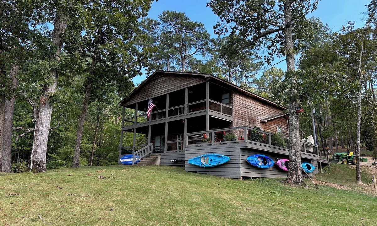 Little Kowaliga Cabin | 4 bedroom Family Cabin at Grateful Cove, Lake Martin, AL