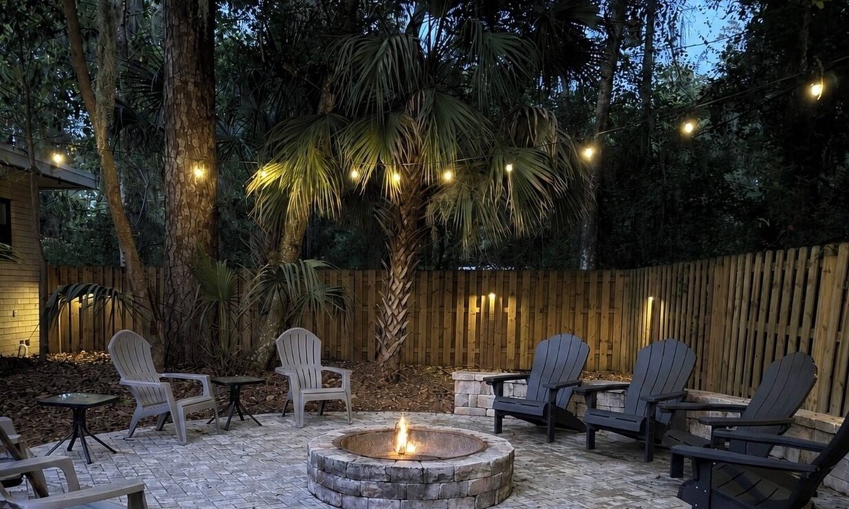 Gainesville House | 4 Block Walk to UF Speakeasy Coming Fall Fire Pit Yard Games Parking for 6