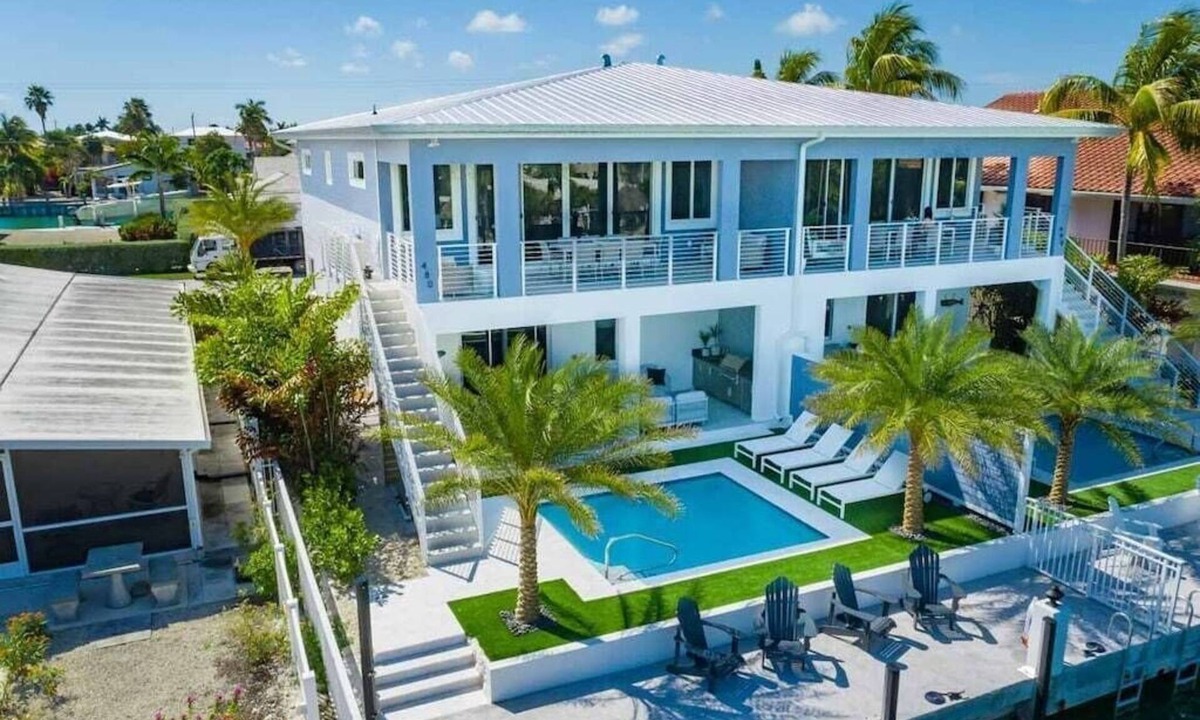 Key Colony Beach Villa | 4 BR 4 BA, Private Pool, Paddleboards, Bikes, Lots of Great Amenities!