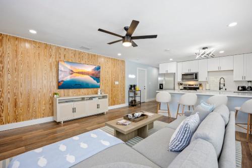 Cocoa Beach House | 4 Fully Licensed 2BR Units 8BR Total Sleeps 20 Walk to Beach and Downtown