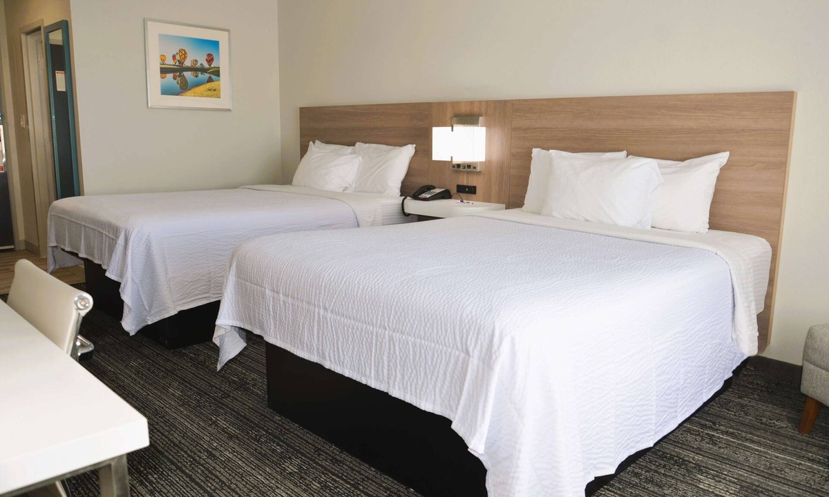 Foley Hotel | 4 Rooms Ideal for Families & Groups | 1.21 Miles to Foley Sports Complex