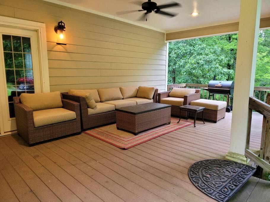 Guntersville House | 4. Spacious historic home in Lake Guntersville