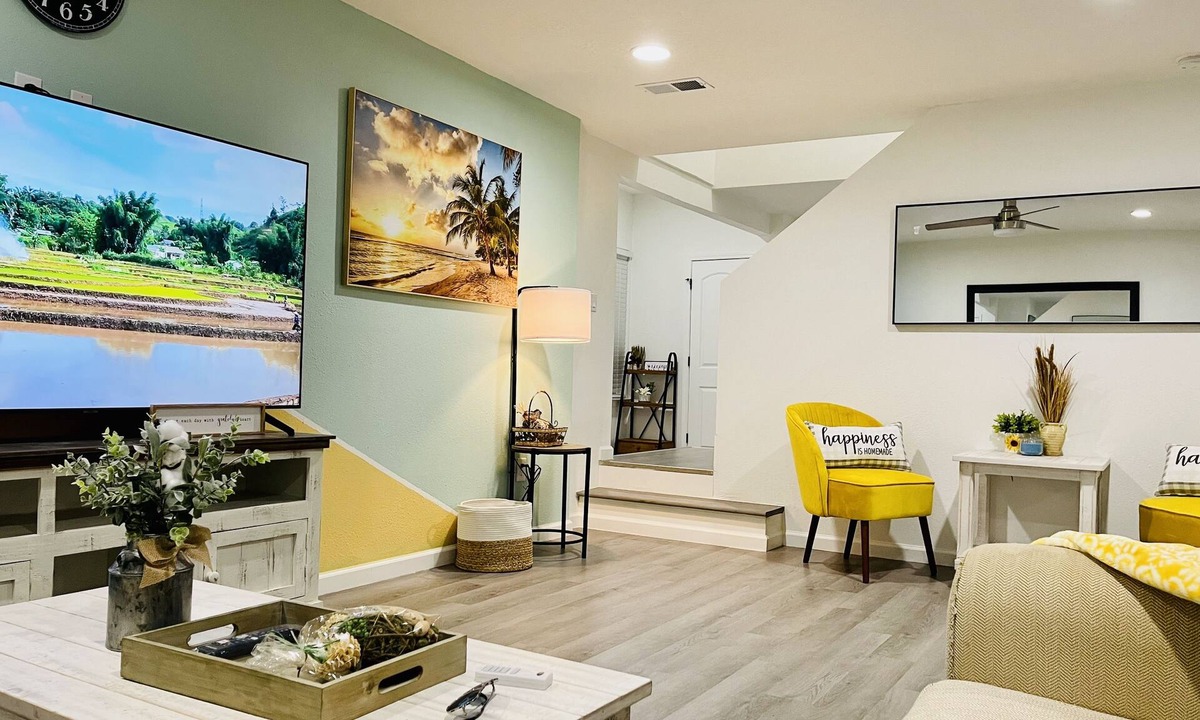Fort Walton Beach House | 5-bedroom vacation home just few minutes to Destin Beach