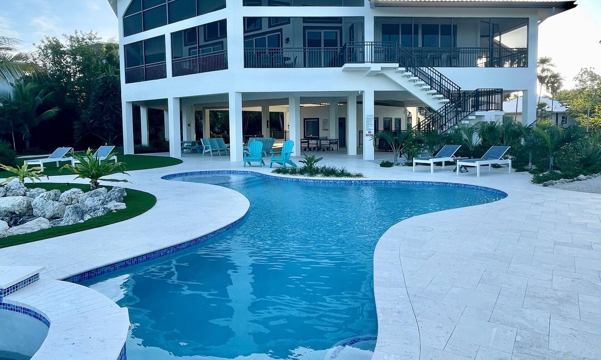 Marathon House | 5 bedrooms, Heated/Chilled Pool, Open Water Views, Boat Dockage, Sleeps 13-15,