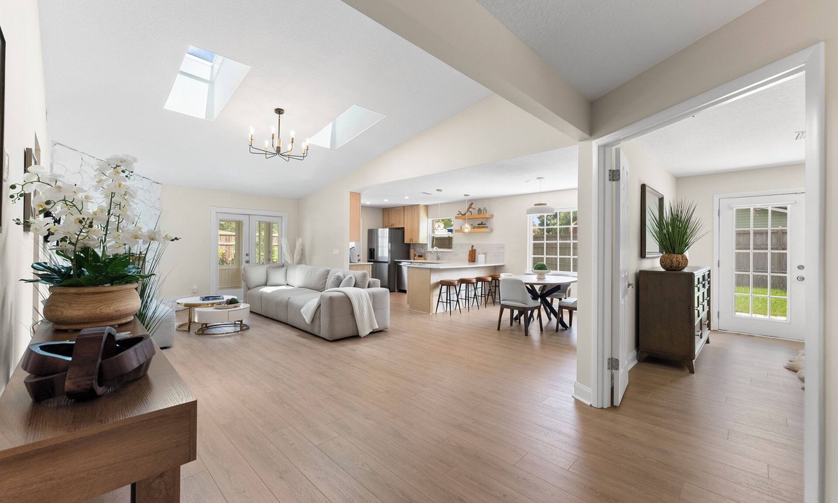 Isle of Palms House | 5 min to Mayo—luxury, comfort & care designed for patients & caregivers.