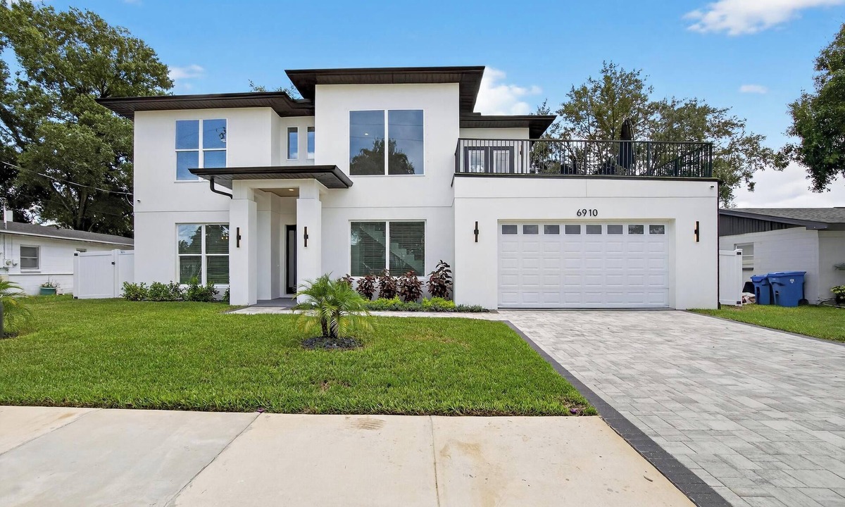 Orient Park House | 5 Mins to Casino, Private Pool, 4BR/3BA Retreat