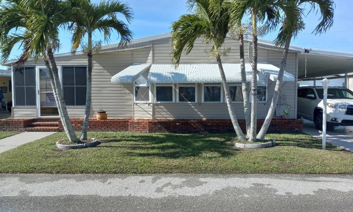 Horizon Village House | 55+Community 2 Bedroom with many amenities.