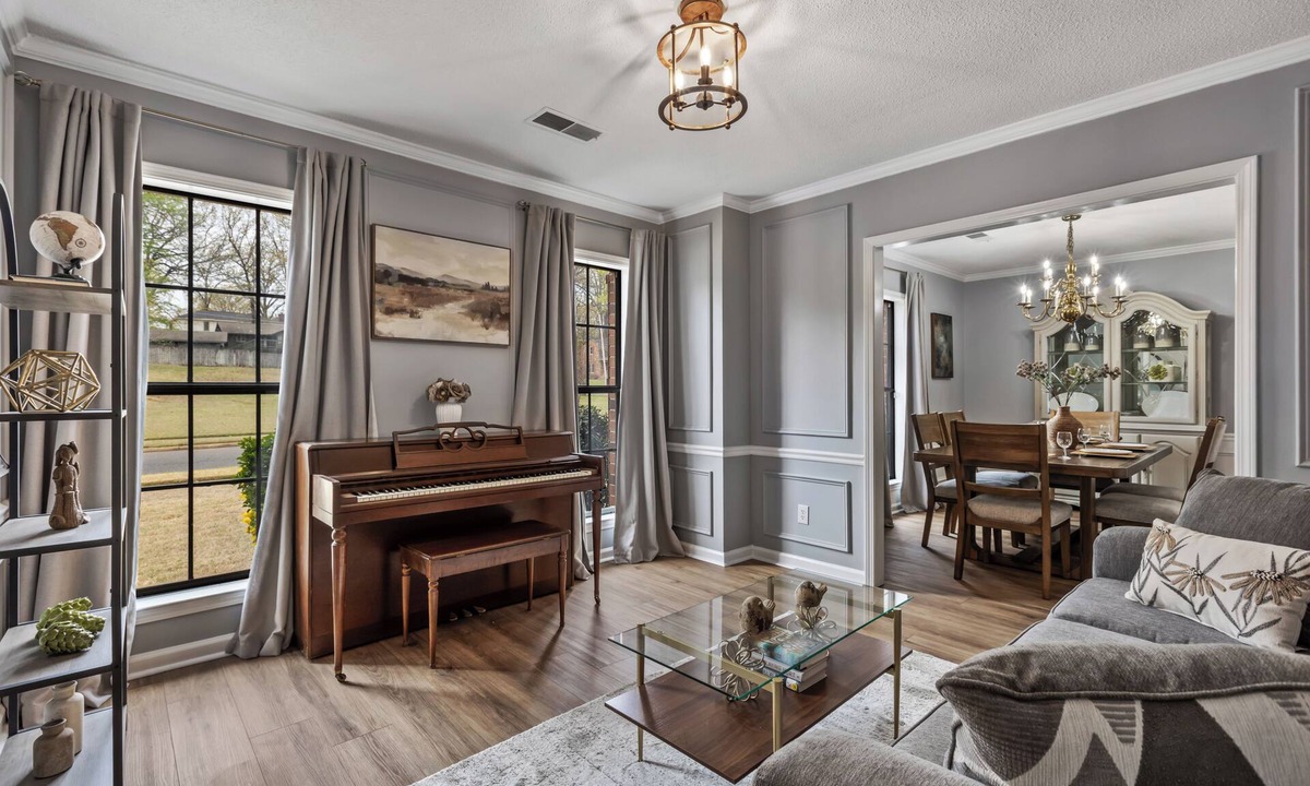 Whitehaven House | 5BR Near Graceland Sleeps 10 with Piano, Fire Pit, and Games
