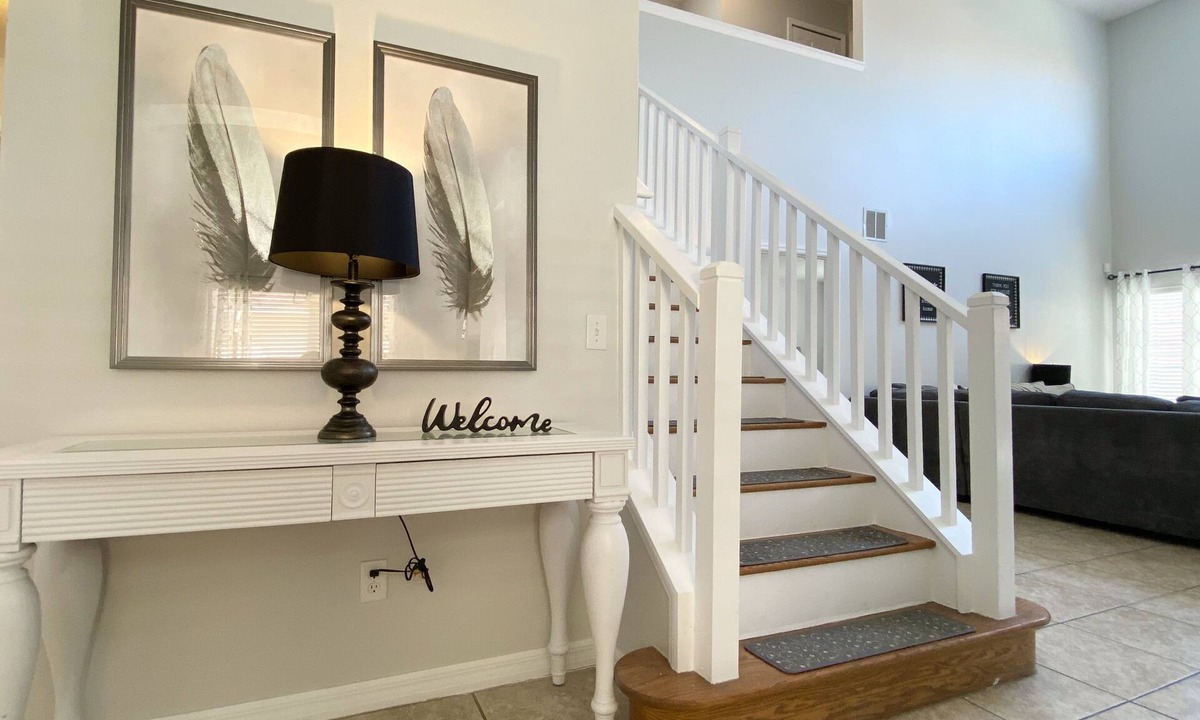 Solana House | 5BR Villa, Pool, 2 Disney Rooms,8 Miles to Disney, Gated Resort