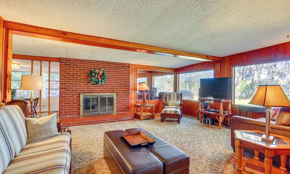 Chiefland House | 6 Mi to Manatee Springs! Family Riverfront Getaway