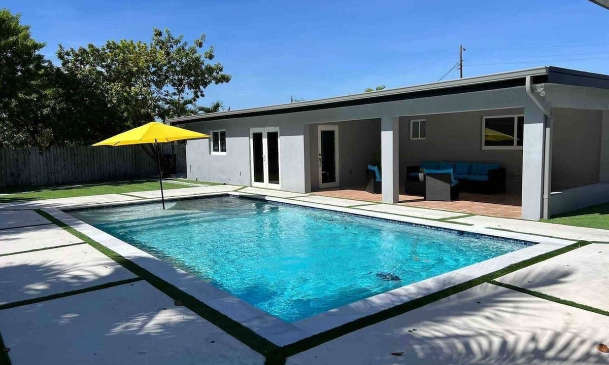Olympia Heights House | 6BR Miami Waterfront Villa with Heated Pool