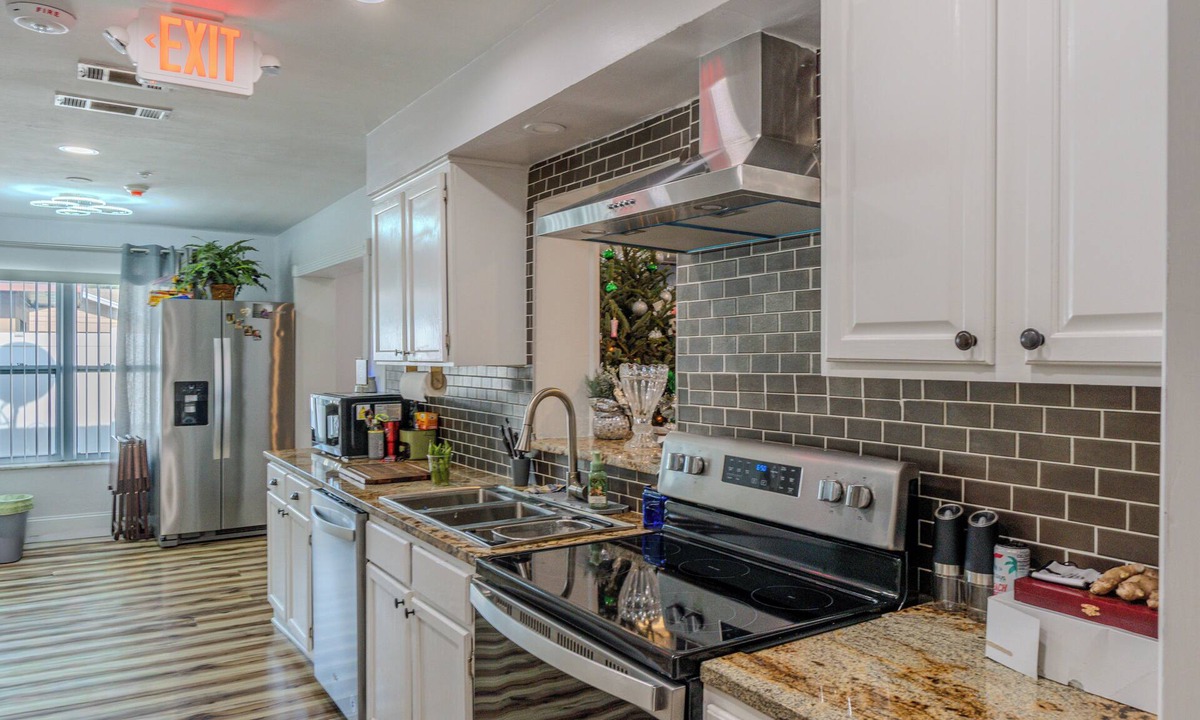 Richmond Heights House | 7-bedroom home in Central Florida, minutes from everywhere. Affordable Luxury.