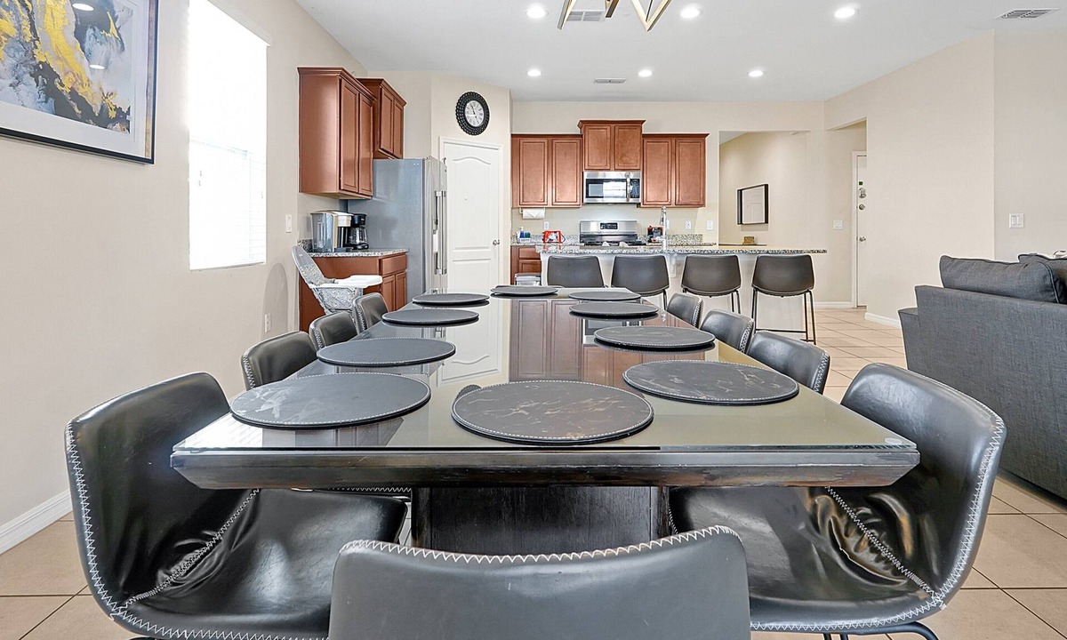 Loughman House | 7BR Villa Near Disney Pool+ Spa Family-Friendly Walk to Club House/Lazy River