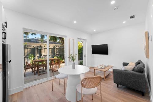 Victoria Park Apartment | 921 Apartment 3